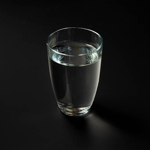 Святой Источник. Артезианская вода б/г